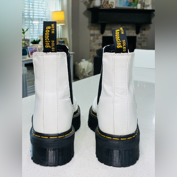 Dr. Martens 2976 Quad White Platform Chelsea Boots Size 10 Women’s EUC - Picture 4 of 9